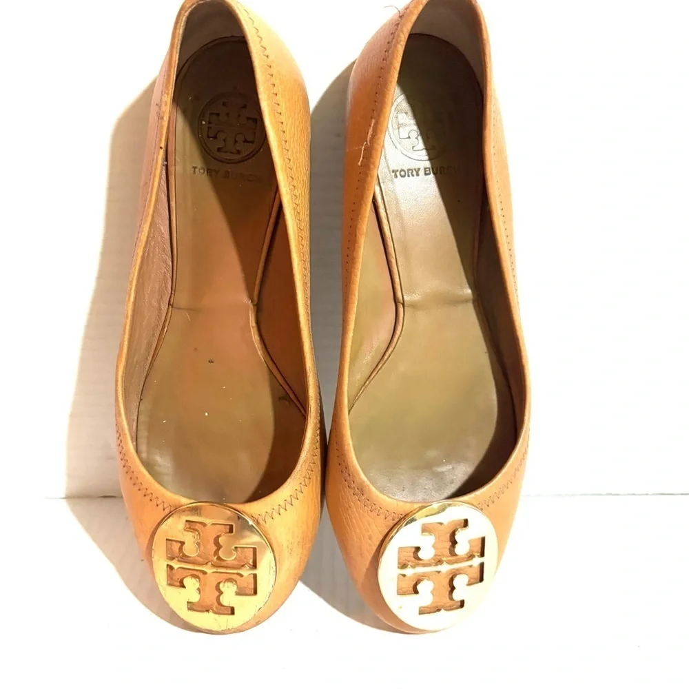 Tory Burch size 8.5 leather ballet flats round toes